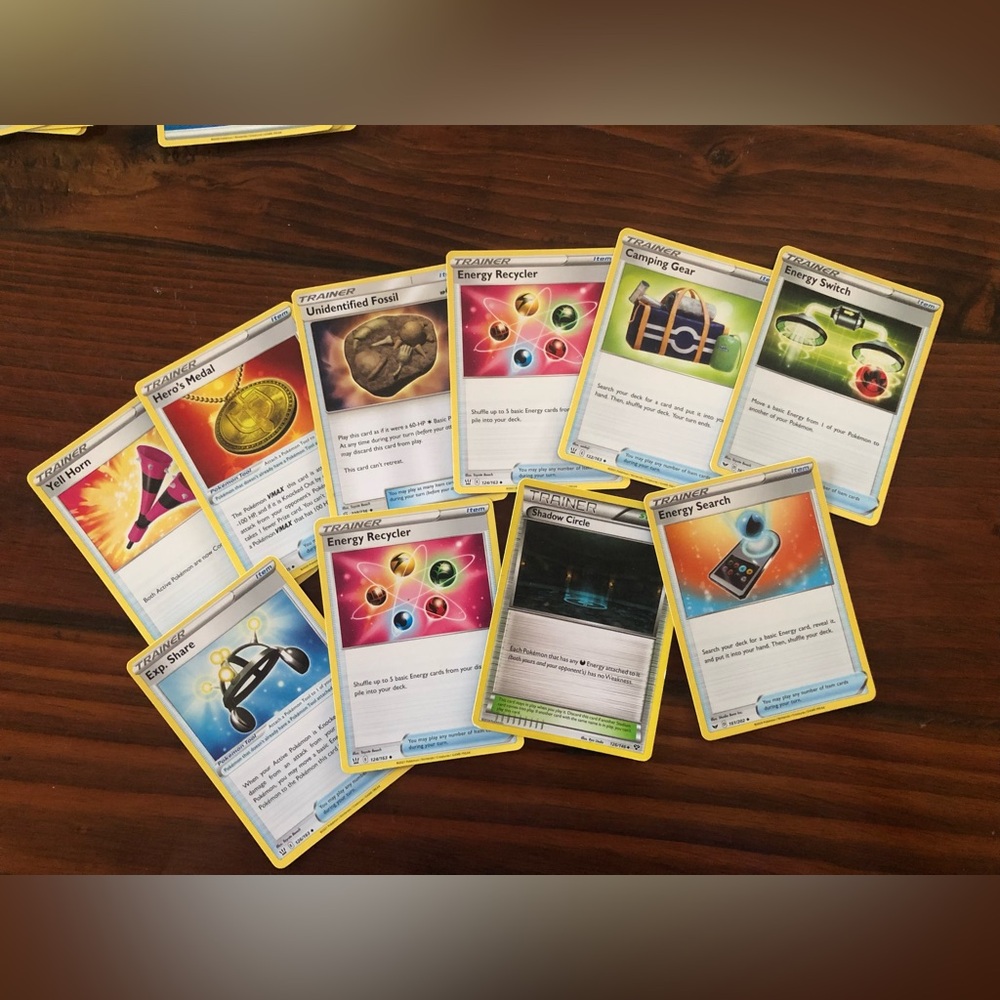 LIKE NEW Pokémon ITEM Cards